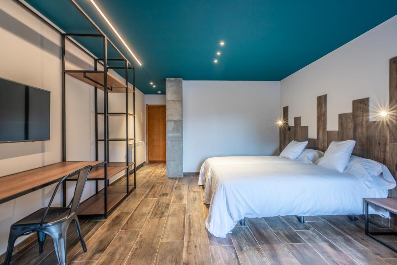 Hébergement Triple Premium (2 Adultes + 1 Enfant)